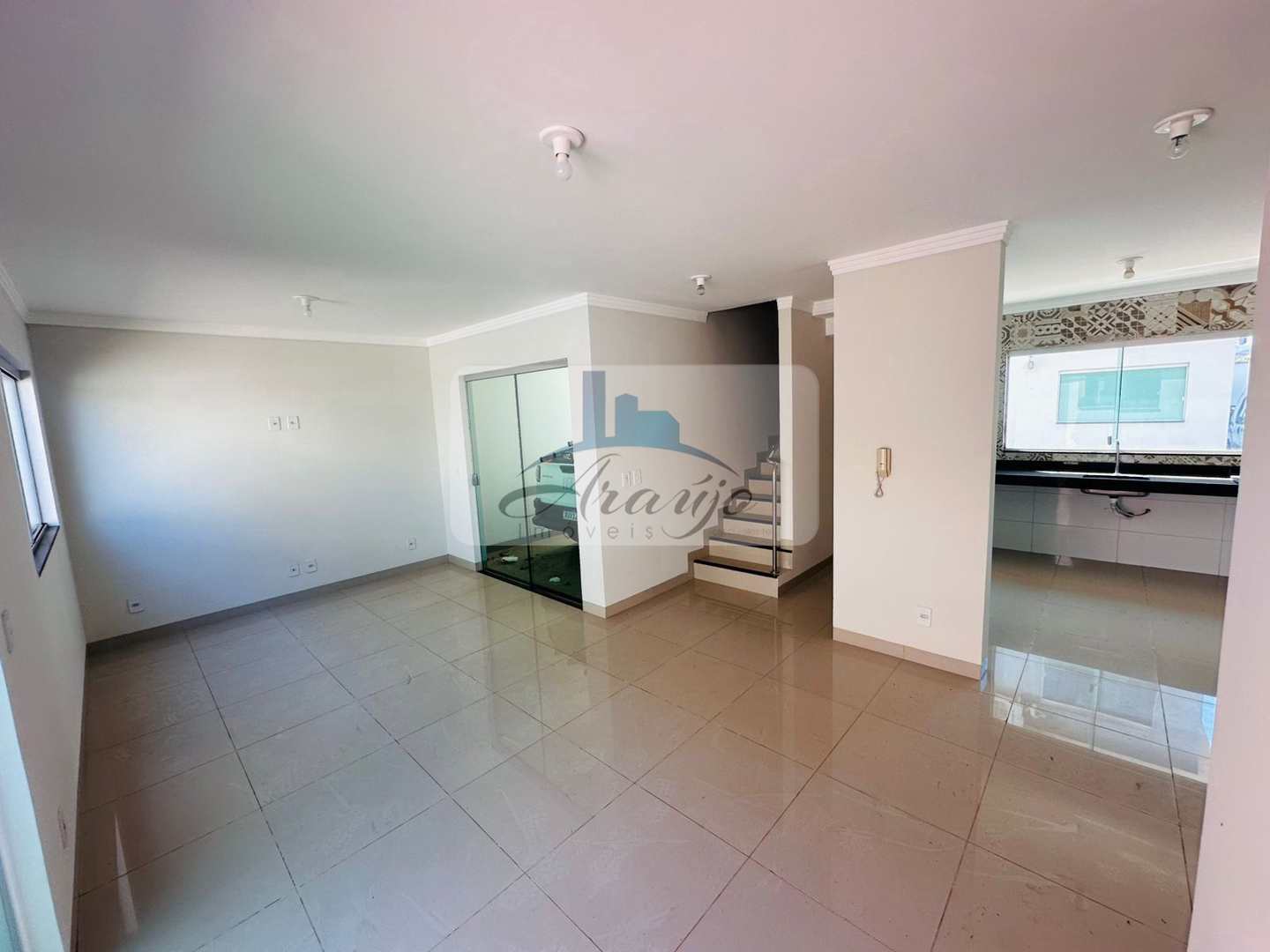 Sobrado à venda com 3 quartos, 110m² - Foto 1