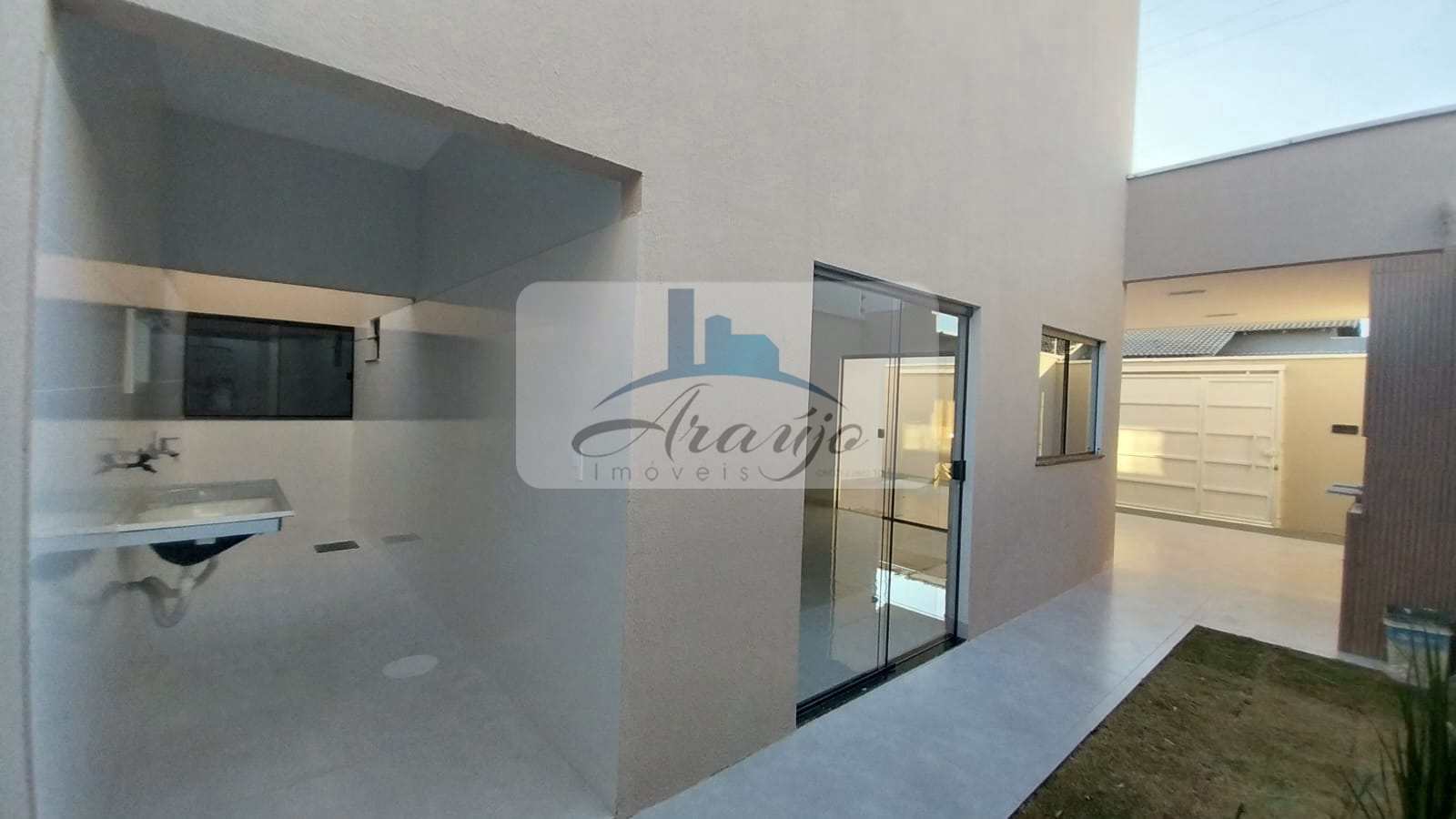 Casa à venda com 2 quartos, 140m² - Foto 3
