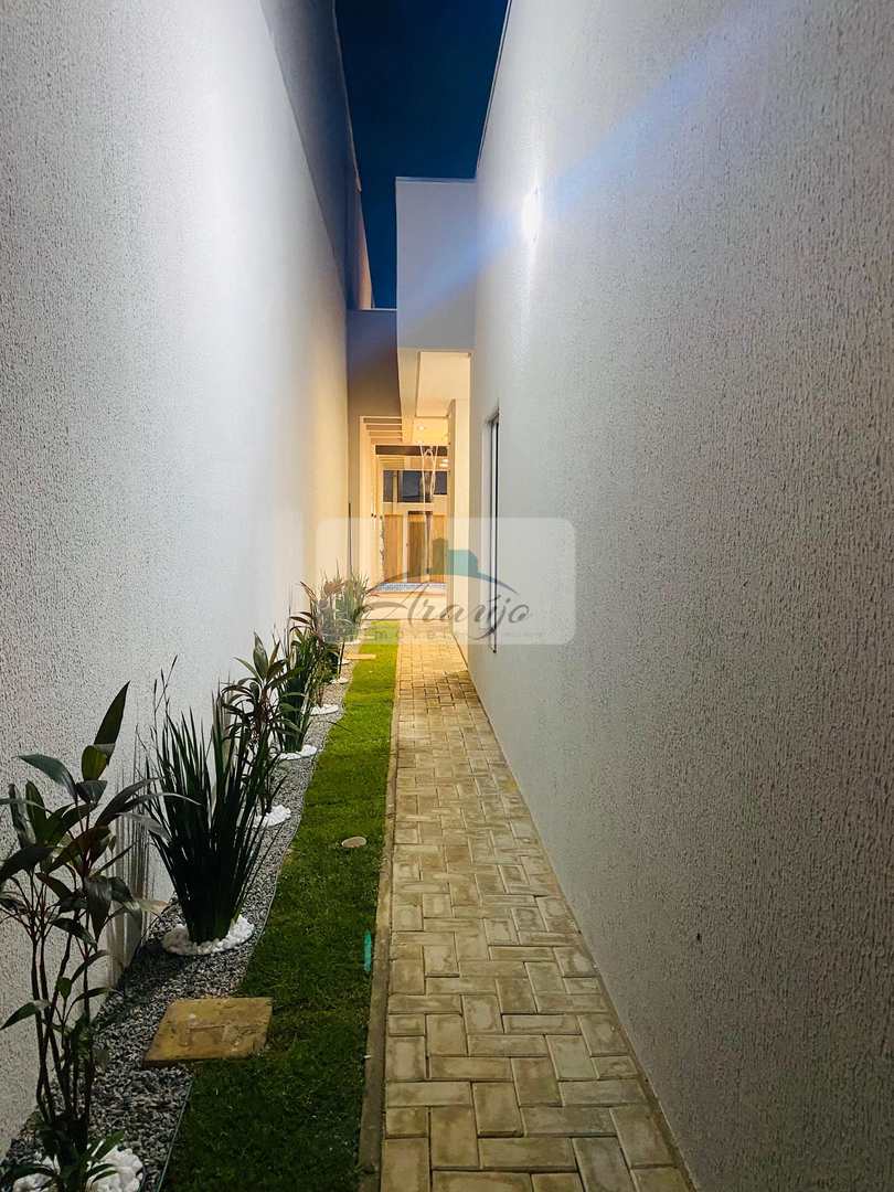 Casa à venda com 3 quartos, 238m² - Foto 3