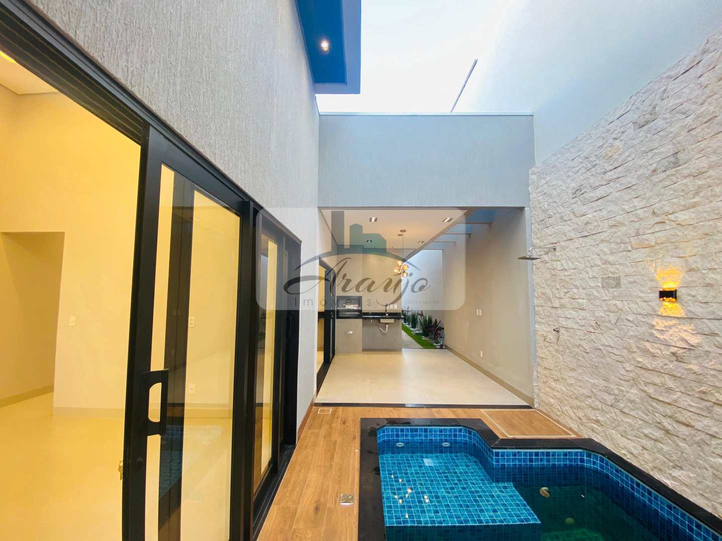 Casa à venda com 3 quartos, 238m² - Foto 5