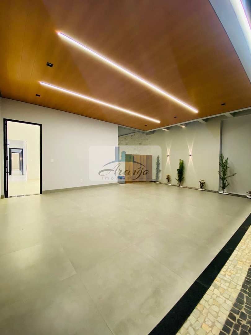 Casa à venda com 3 quartos, 238m² - Foto 2
