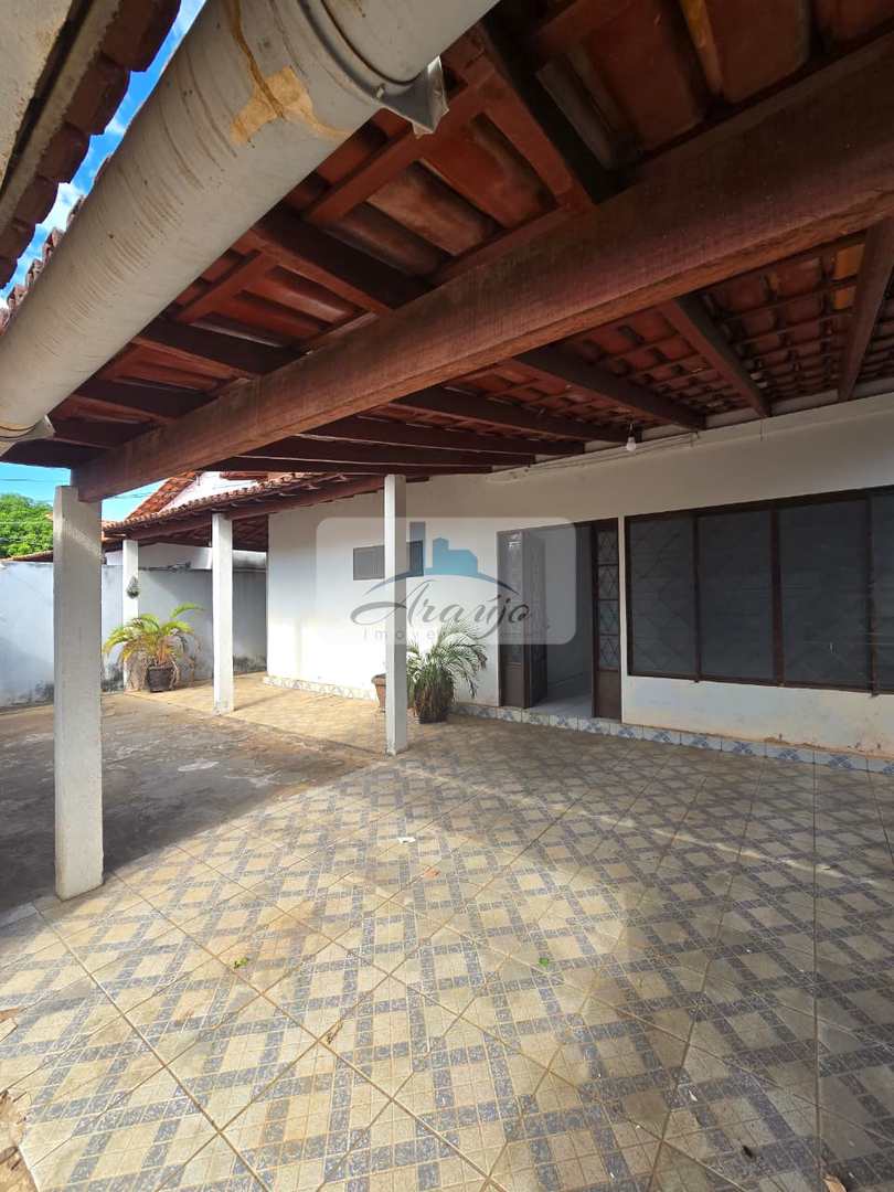 Casa à venda com 3 quartos, 360m² - Foto 1