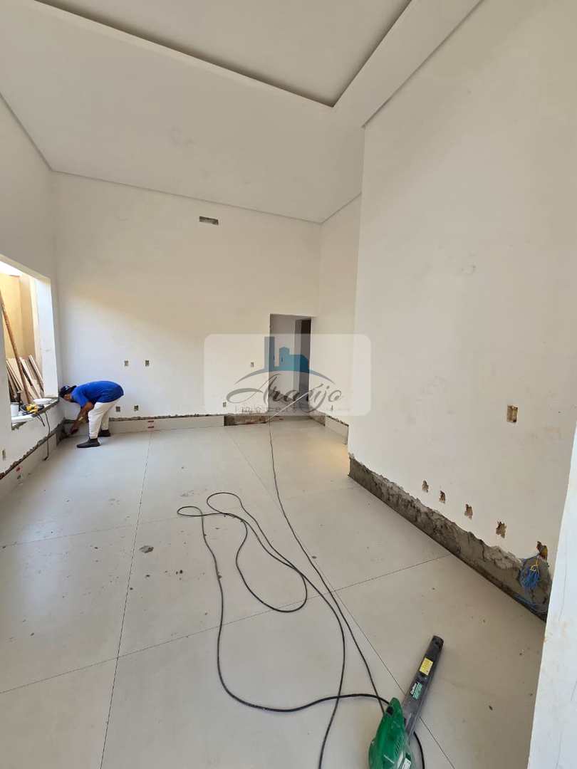 Casa à venda com 3 quartos, 300m² - Foto 4