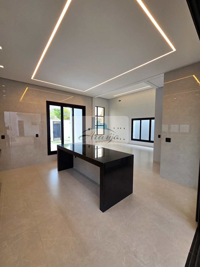 Casa à venda com 3 quartos, 360m² - Foto 4