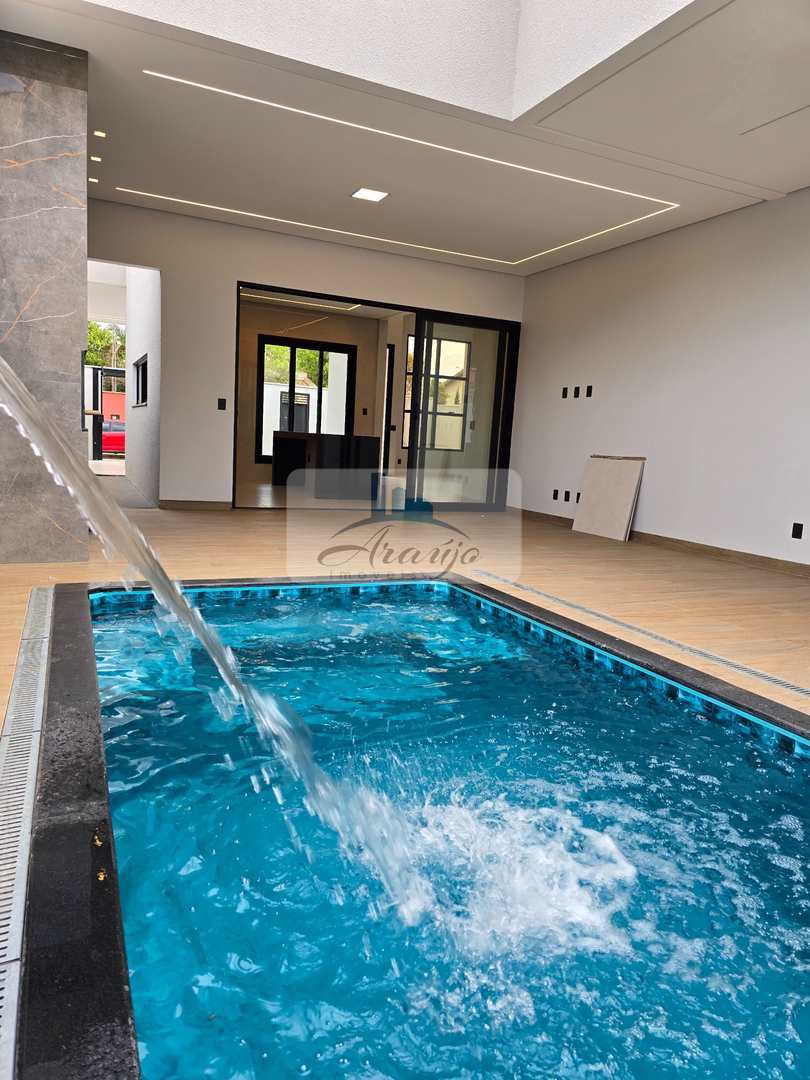 Casa à venda com 3 quartos, 360m² - Foto 2