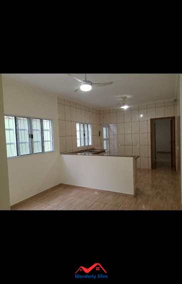 Casa à venda com 2 quartos, 68m² - Foto 2