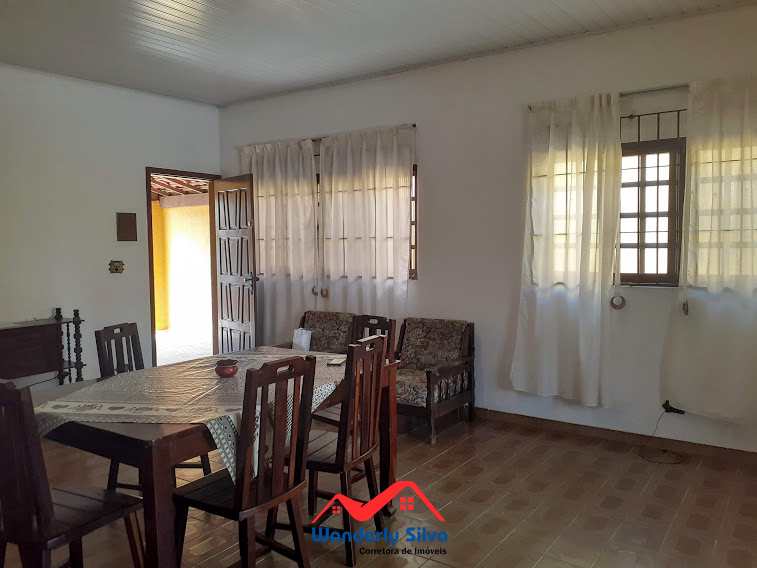 Casa à venda com 3 quartos, 160m² - Foto 1