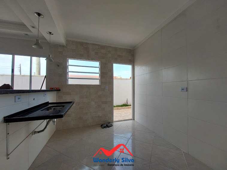 Casa à venda com 2 quartos, 60m² - Foto 5