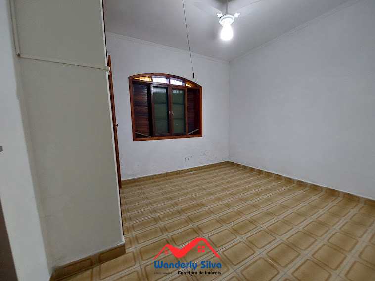 Casa à venda com 2 quartos, 60m² - Foto 2