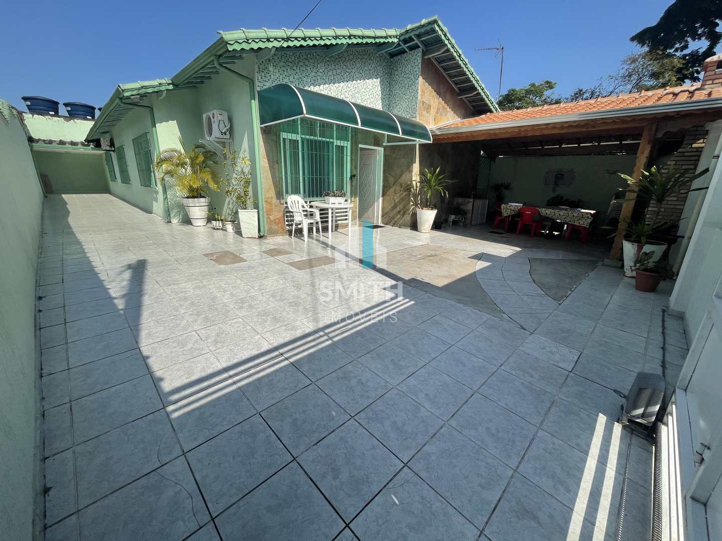 Casa à venda com 3 quartos, 180m² - Foto 1