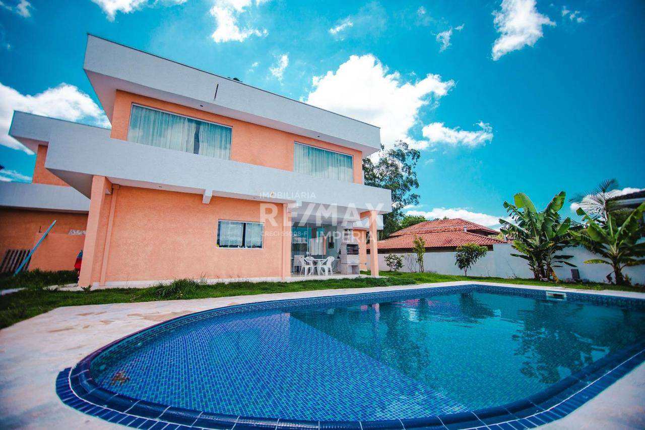Casa em Condomínio com 4 dorms, Parque das Artes