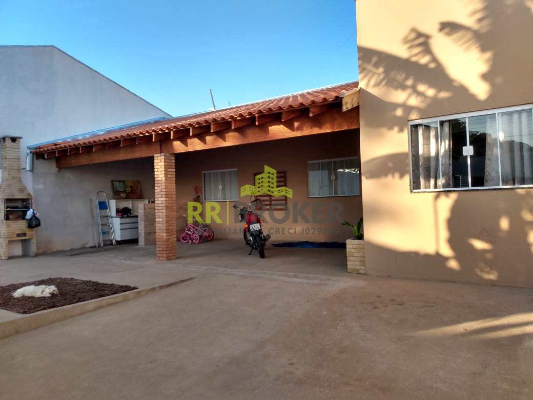 Casa à venda com 2 quartos, 250m² - Foto 2