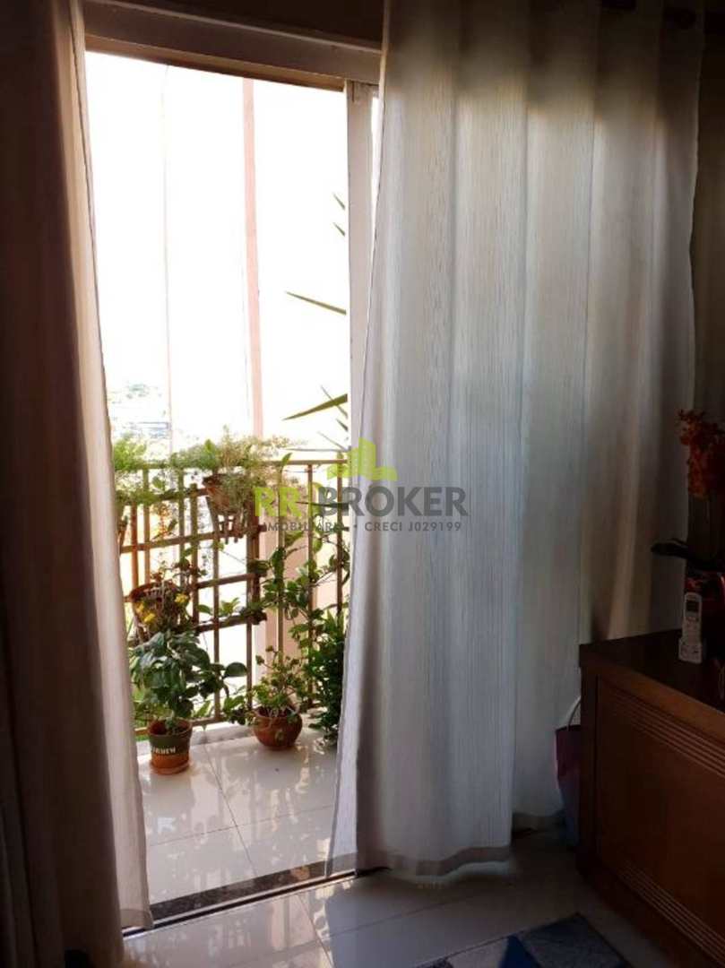 Apartamento à venda com 2 quartos, 64m² - Foto 3