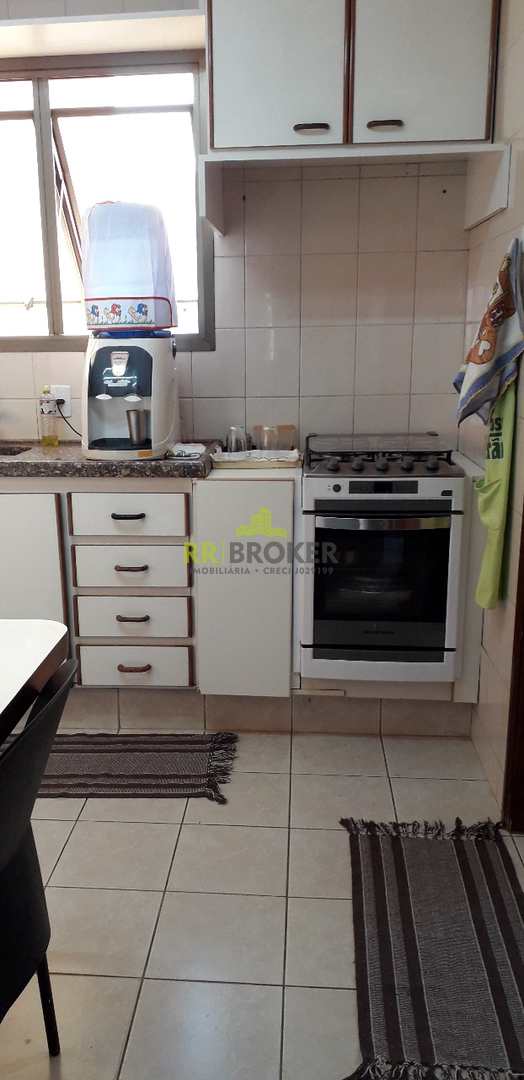 Apartamento à venda com 3 quartos, 140m² - Foto 7