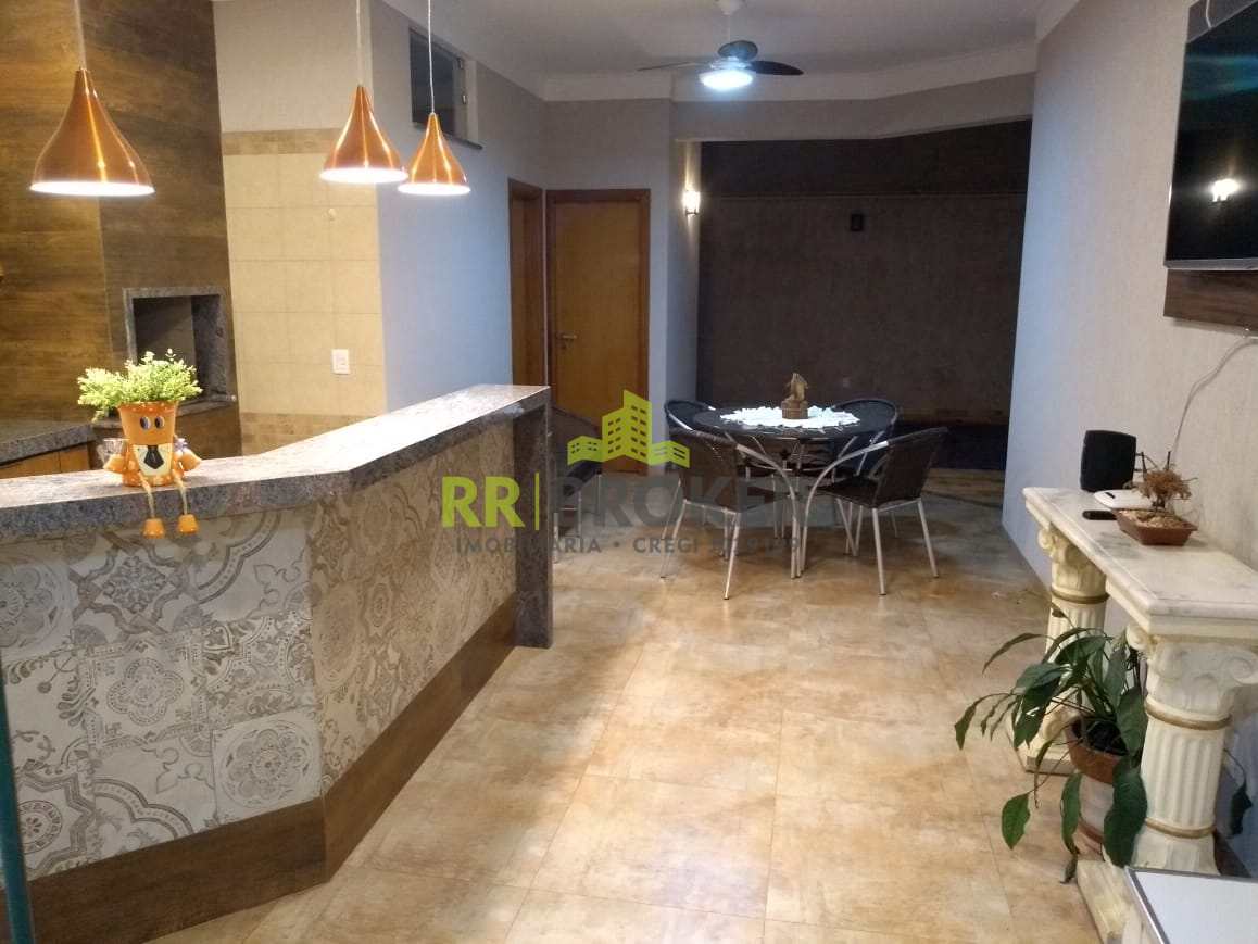 Casa à venda com 2 quartos, 300m² - Foto 7