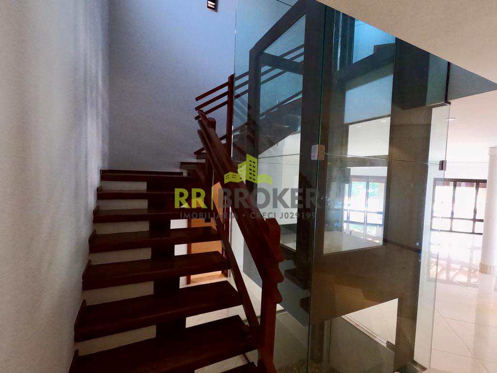 Casa de Condomínio à venda com 4 quartos, 570m² - Foto 2