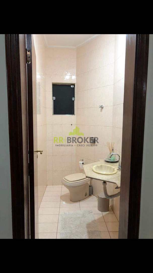 Sobrado à venda com 3 quartos, 204m² - Foto 11