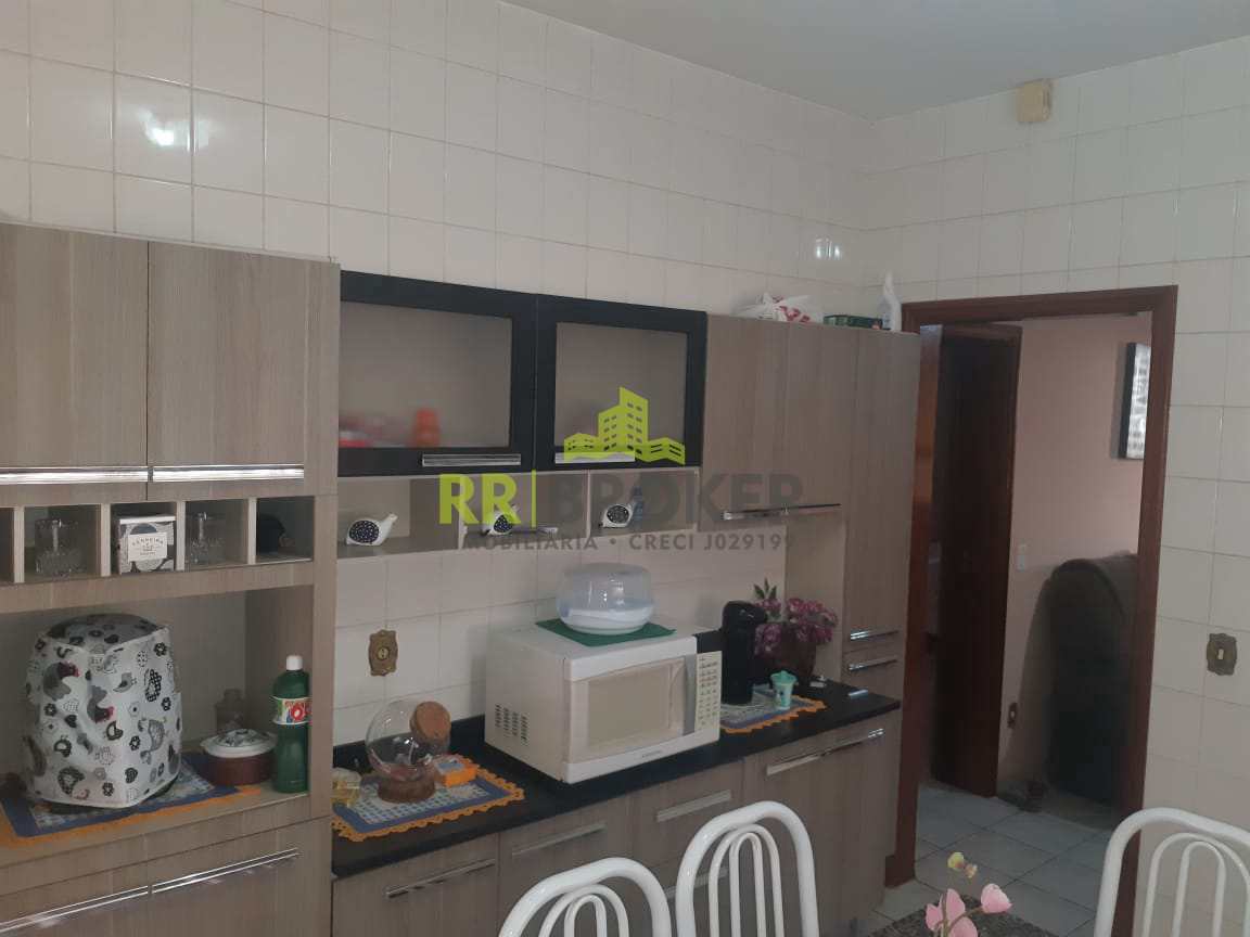 Casa à venda com 2 quartos, 250m² - Foto 17