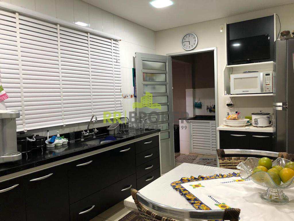 Sobrado à venda com 3 quartos, 360m² - Foto 8