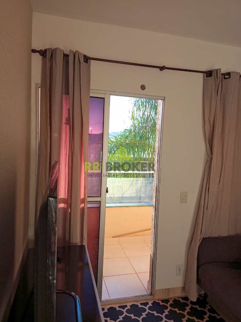 Apartamento à venda com 2 quartos, 75m² - Foto 11