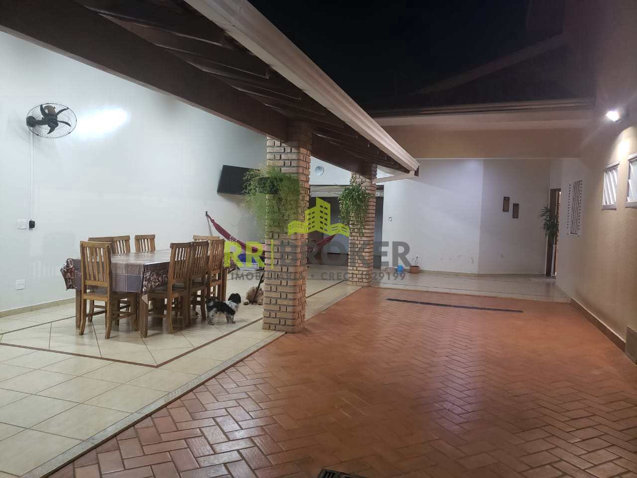 Casa à venda com 4 quartos, 450m² - Foto 1