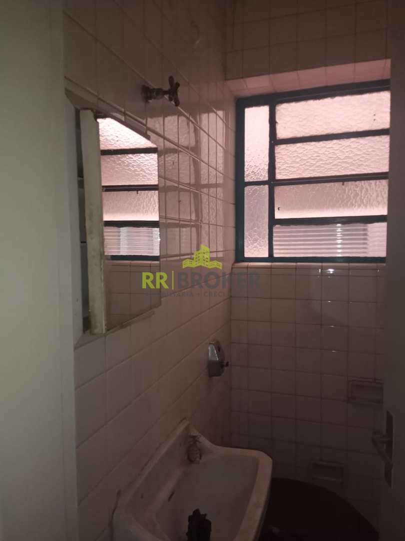 Apartamento para alugar com 3 quartos, 120m² - Foto 13