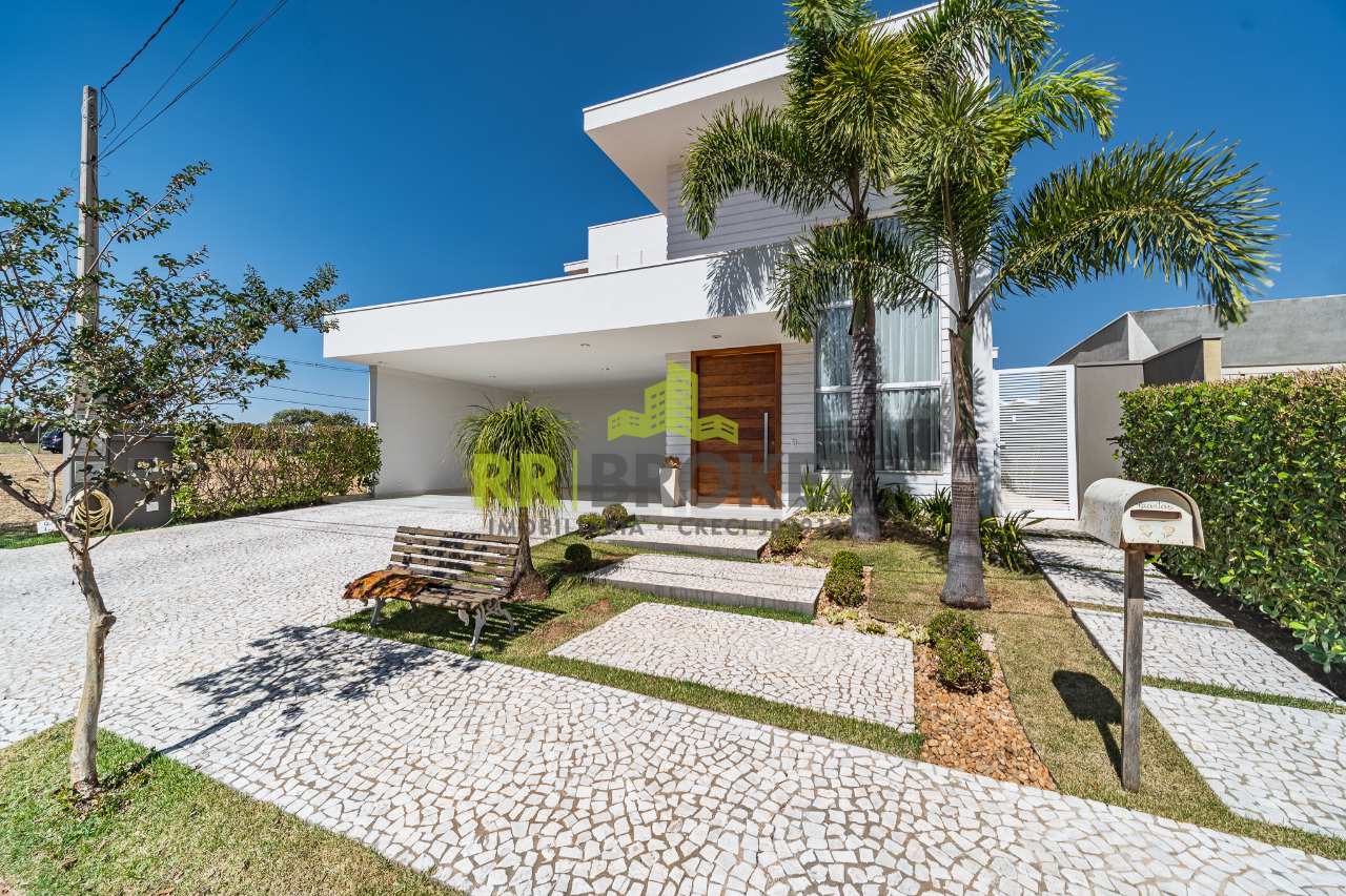 Sobrado à venda com 3 quartos, 448m² - Foto 1