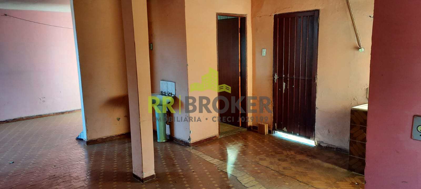 Casa à venda com 3 quartos, 242m² - Foto 2