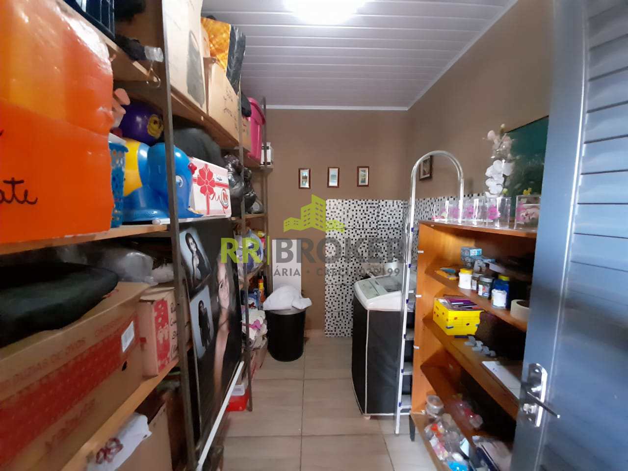 Casa à venda com 2 quartos, 200m² - Foto 4