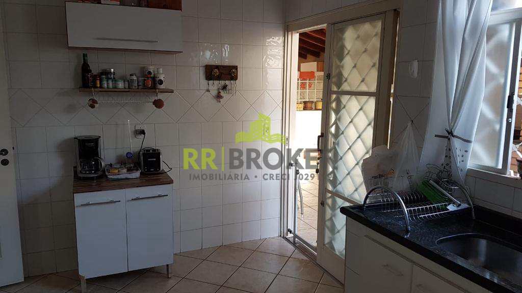 Casa à venda com 3 quartos, 206m² - Foto 18