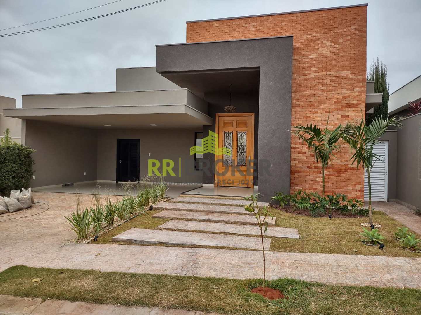 Casa de Condomínio à venda com 3 quartos, 420m² - Foto 1