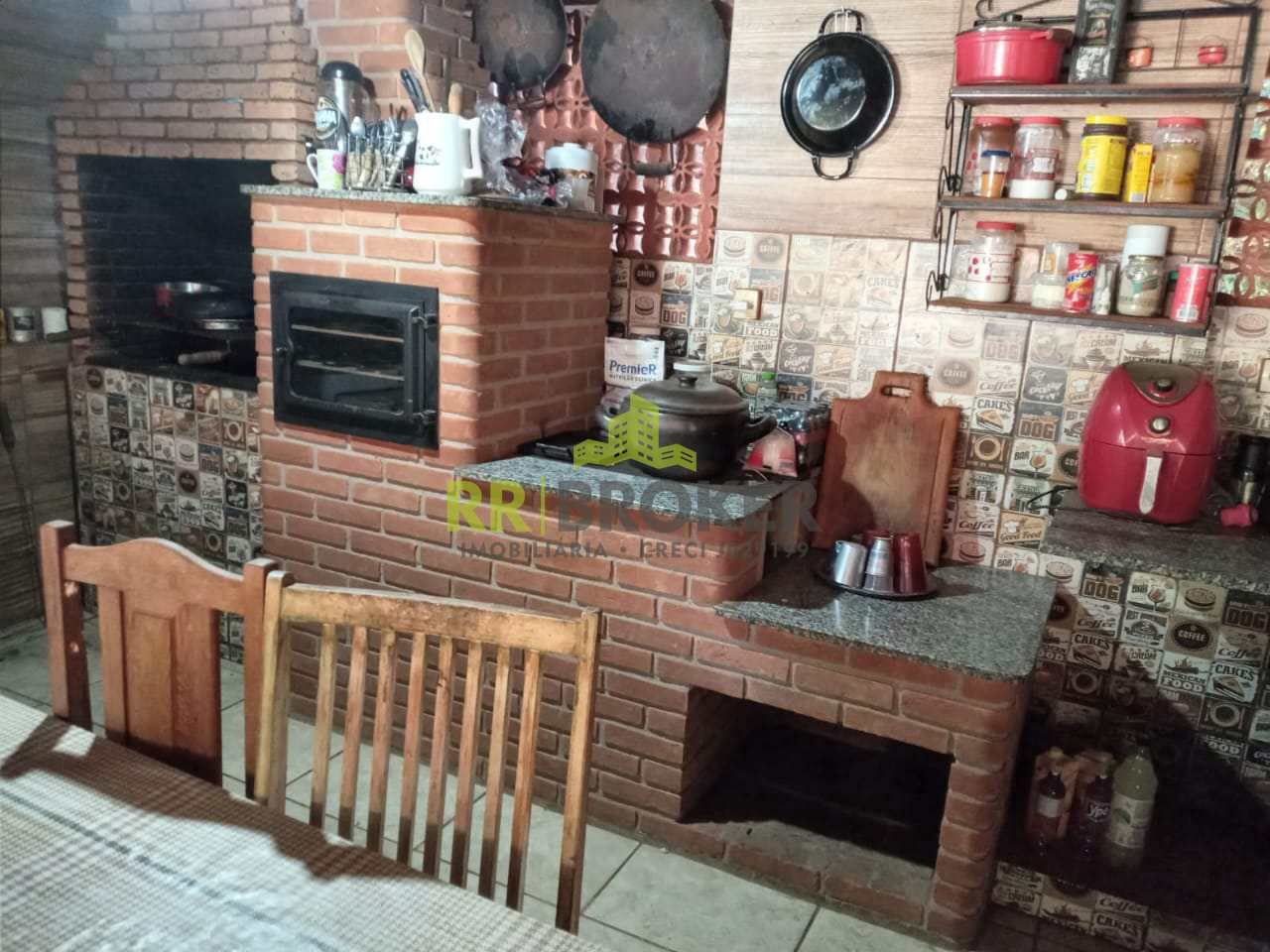 Fazenda à venda com 3 quartos, 1000m² - Foto 1