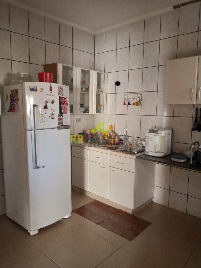 Casa à venda com 3 quartos, 242m² - Foto 22