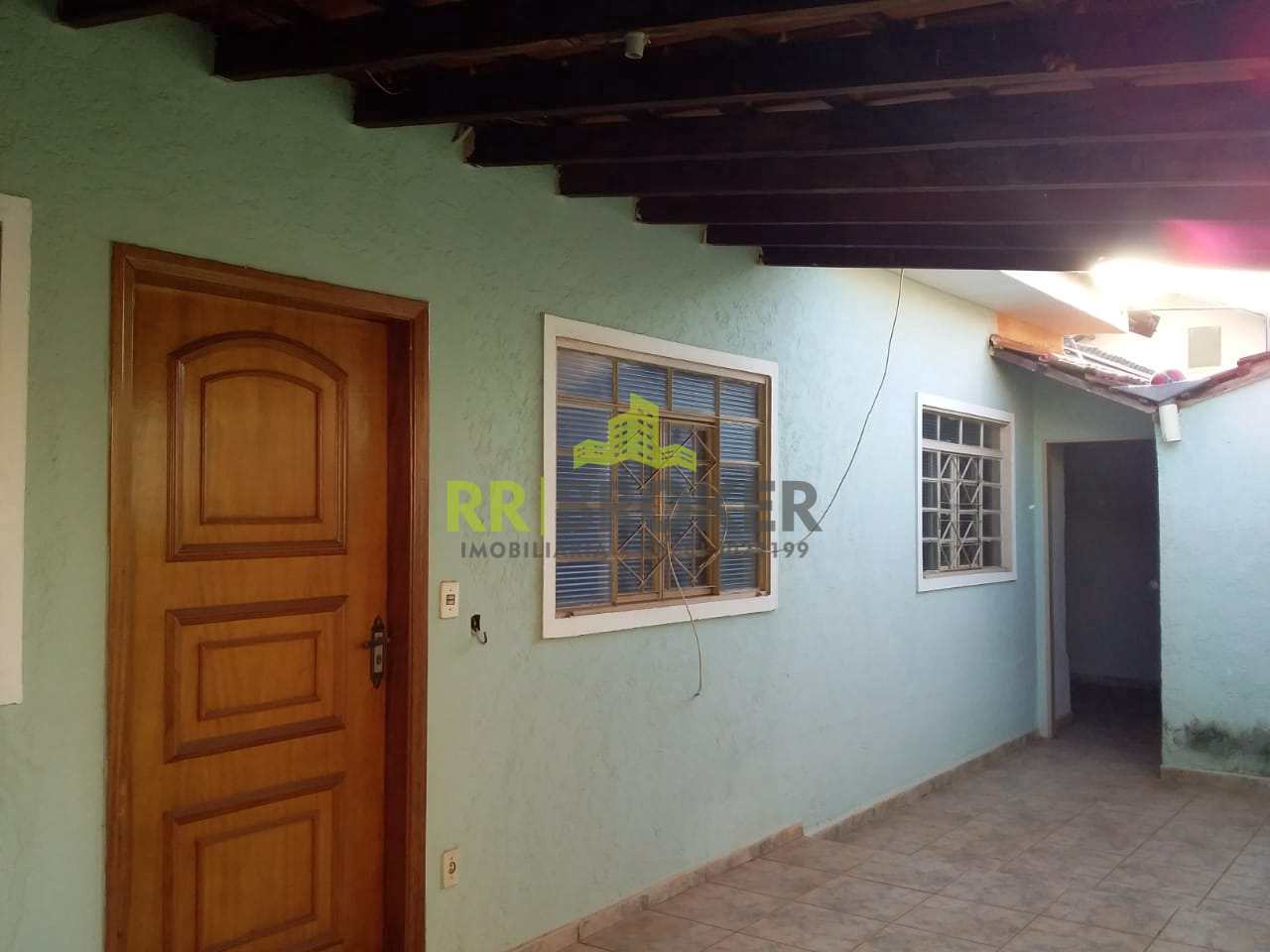 Casa à venda com 3 quartos, 121m² - Foto 1