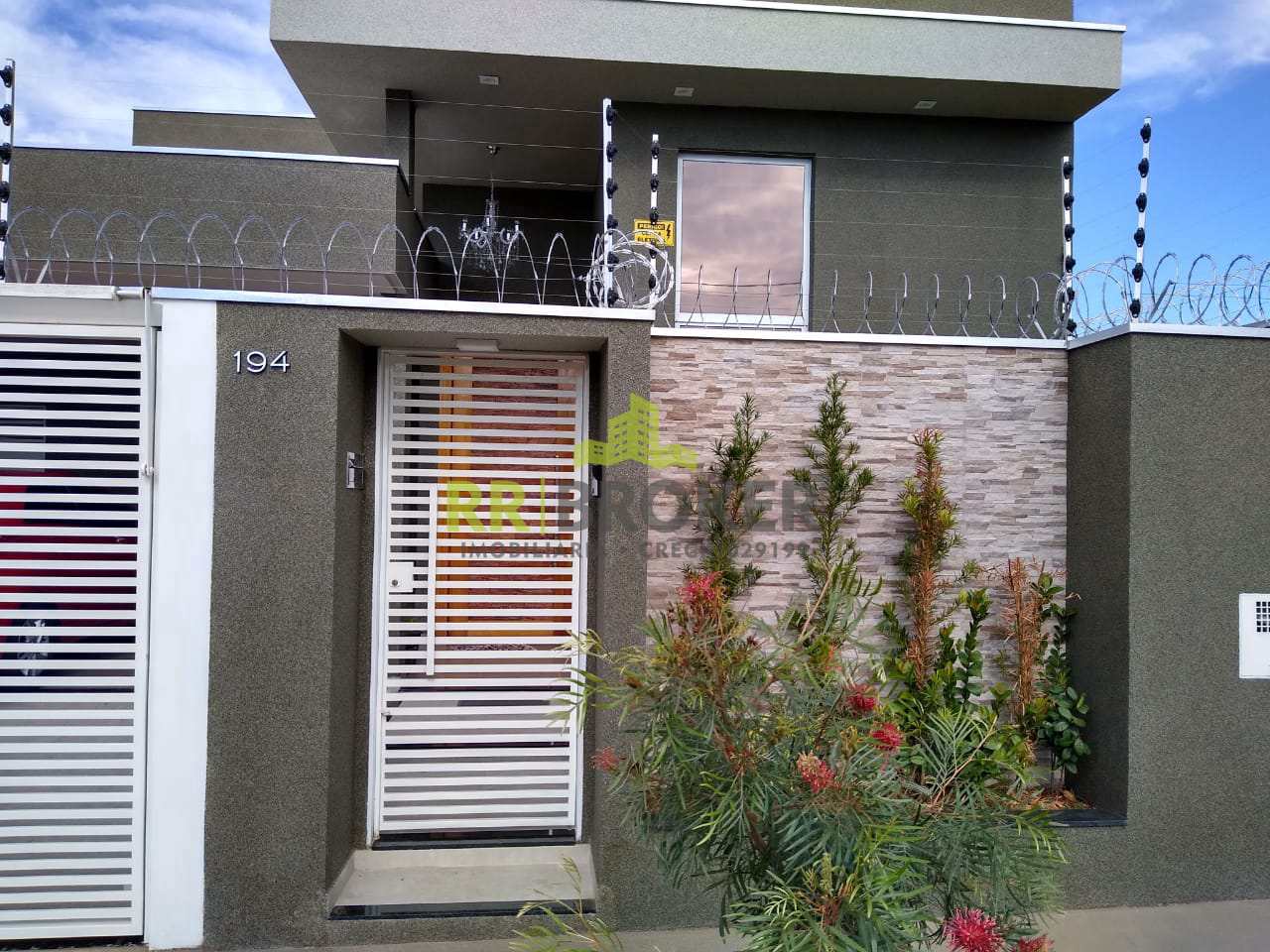 Casa à venda com 3 quartos, 200m² - Foto 3