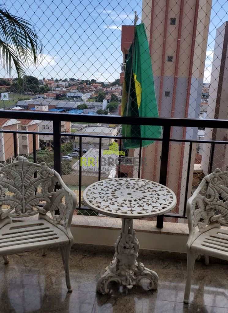 Apartamento à venda com 3 quartos, 137m² - Foto 3