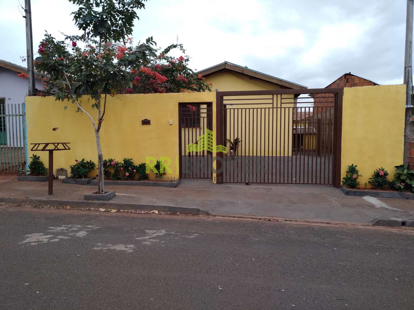 Casa à venda com 2 quartos - Foto 1