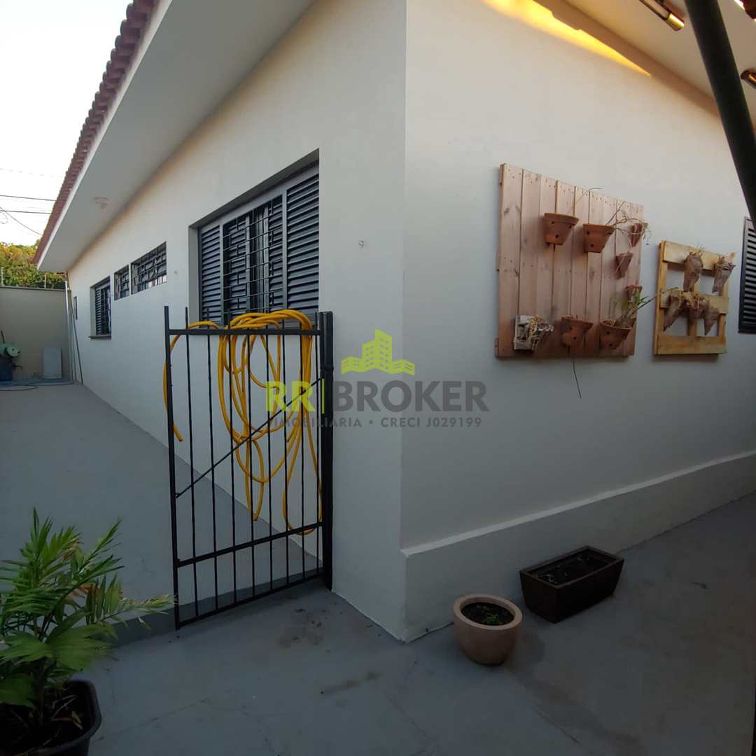 Casa à venda com 3 quartos, 242m² - Foto 6