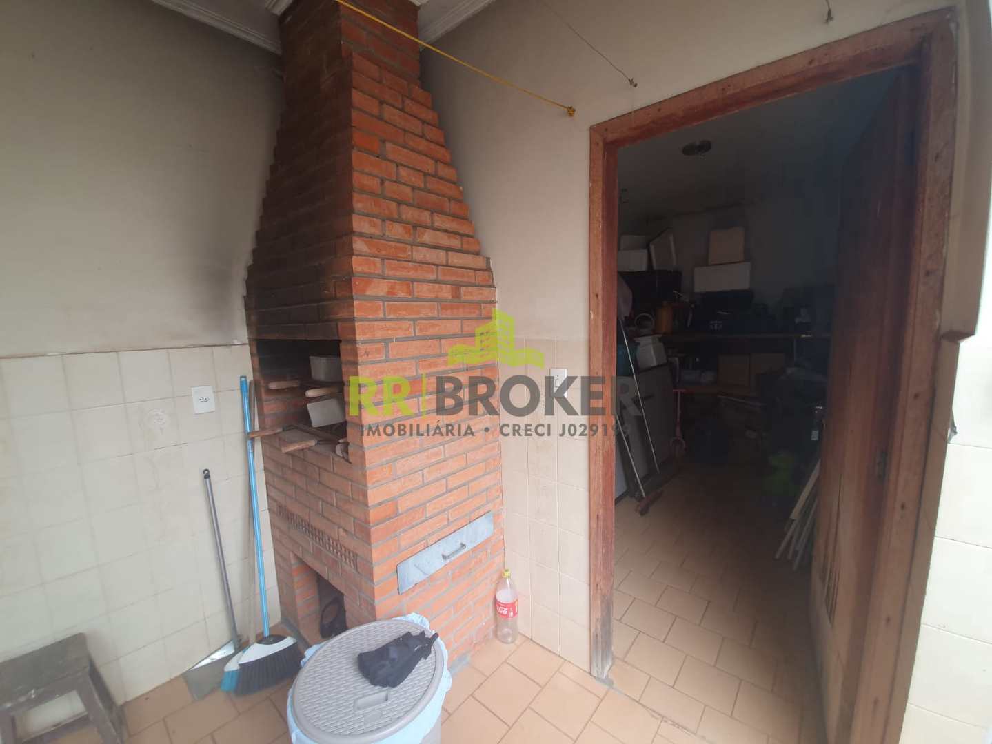 Casa à venda com 3 quartos, 300m² - Foto 17