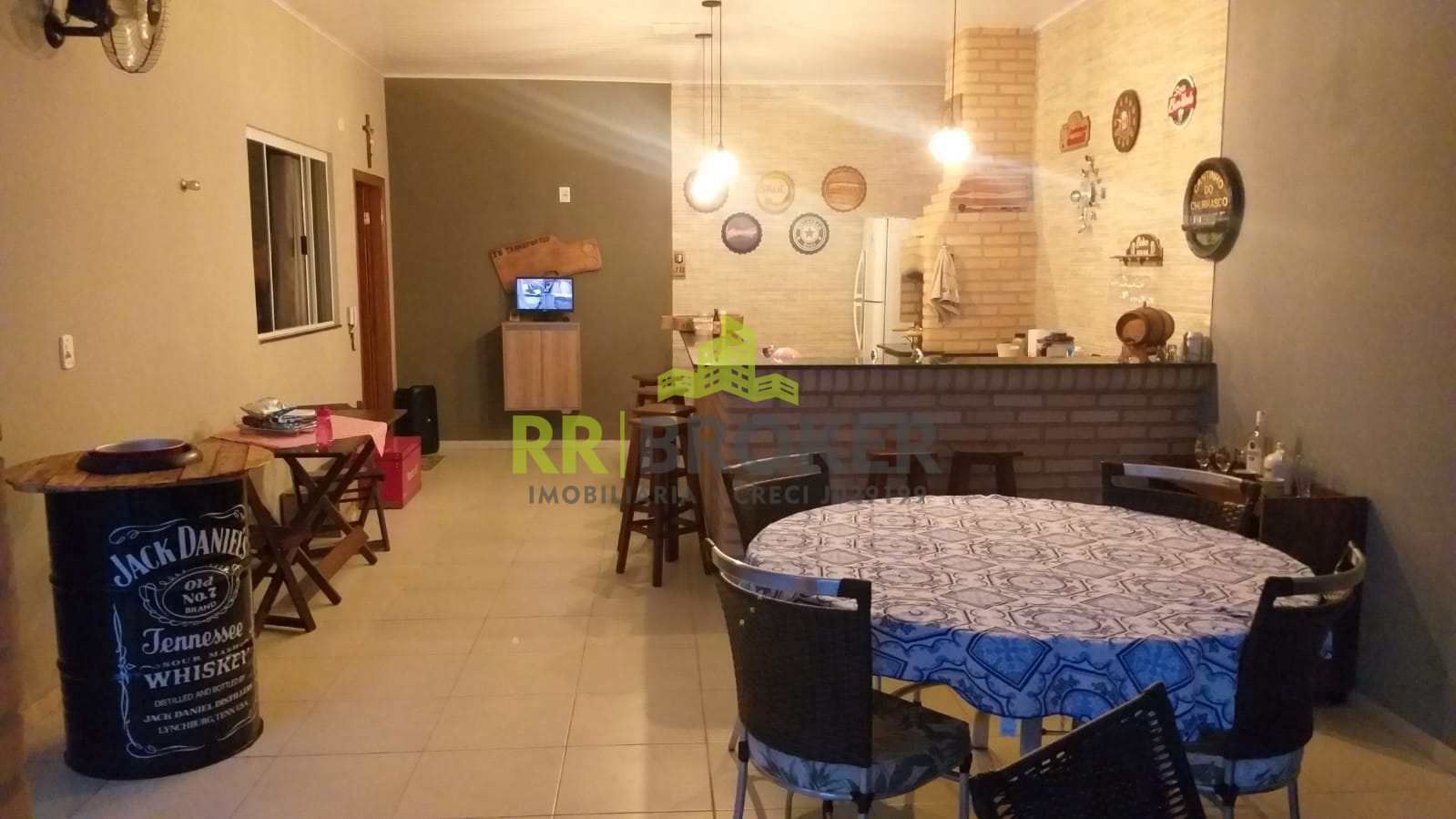 Casa à venda com 1 quarto, 200m² - Foto 2