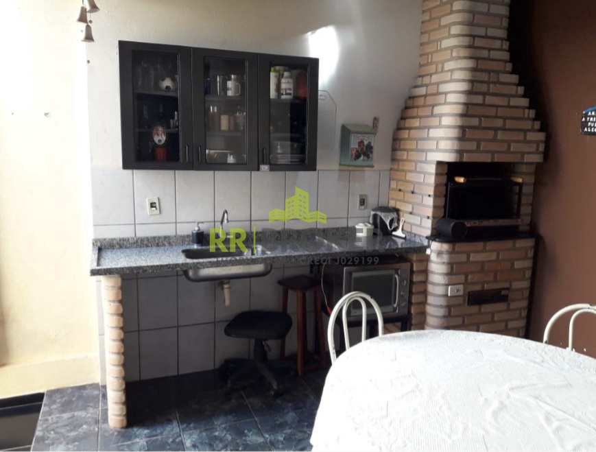 Casa à venda com 3 quartos, 240m² - Foto 14