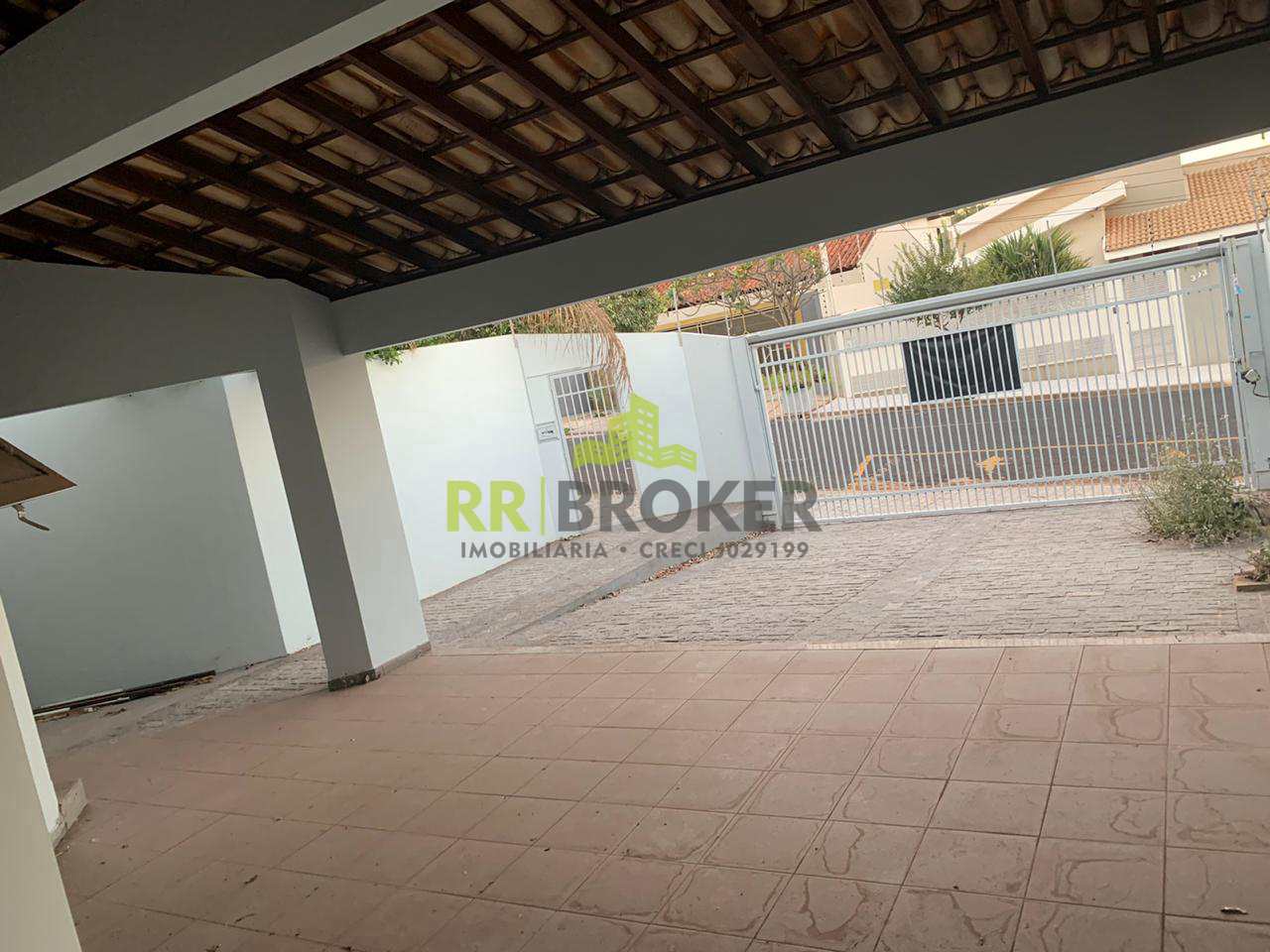 Casa à venda e aluguel com 3 quartos, 233m² - Foto 2