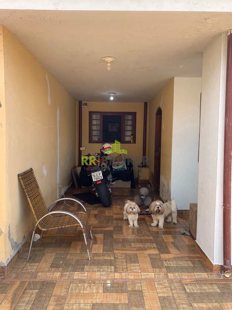 Casa à venda com 3 quartos, 242m² - Foto 2