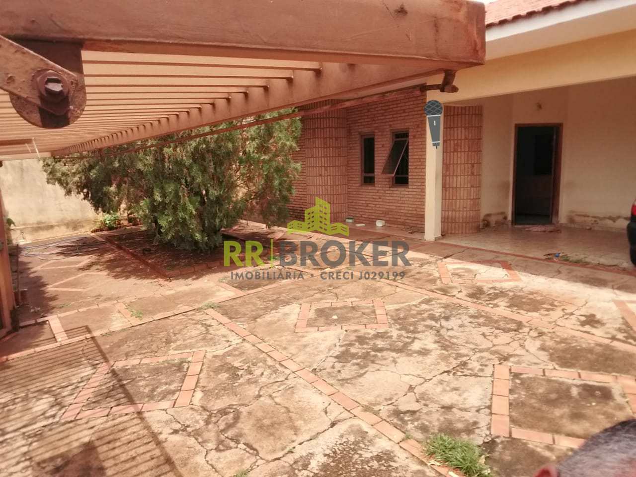 Casa à venda com 3 quartos, 198m² - Foto 2