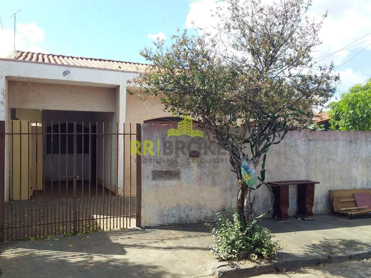 Casa à venda com 3 quartos, 120m² - Foto 1