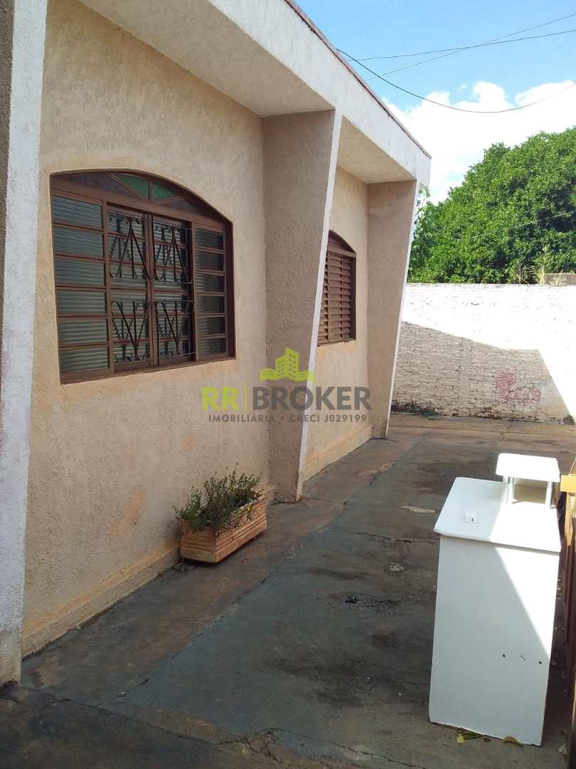 Casa à venda com 3 quartos, 120m² - Foto 2