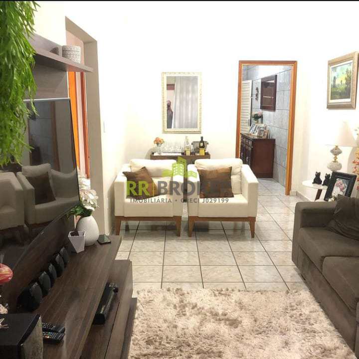 Casa à venda com 3 quartos - Foto 1