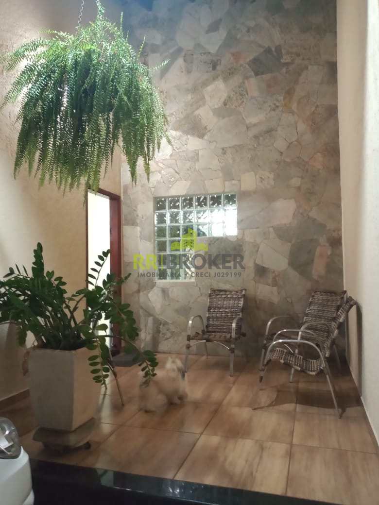 Casa à venda com 3 quartos, 258m² - Foto 2