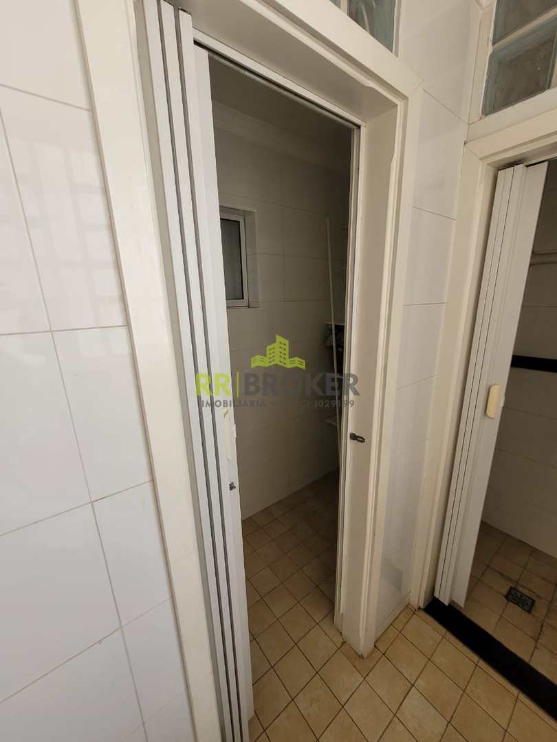 Apartamento à venda com 3 quartos, 175m² - Foto 2