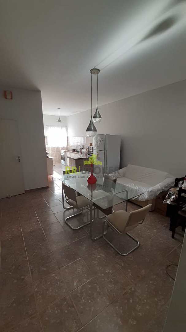 Casa à venda com 3 quartos, 200m² - Foto 4